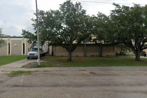 Lillion E Luehrs Junior High School