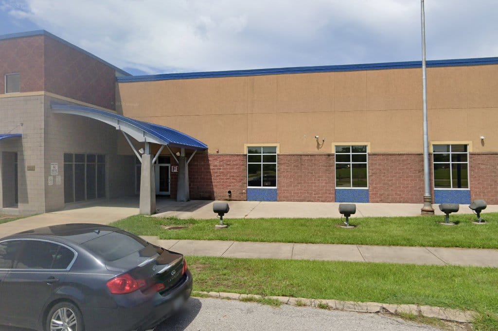 De Queen Elementary School