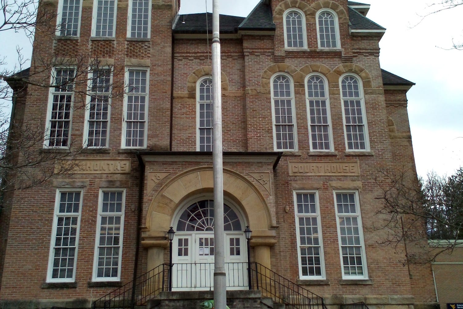 Pocahontas County Passport Office