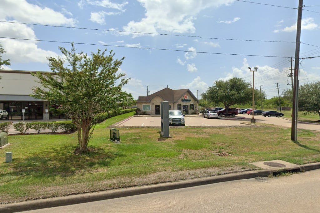 Claws & Paws Veterinary Hospital