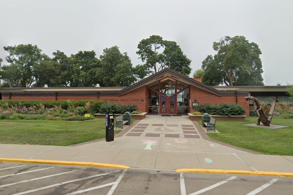 Lake Geneva Public Library