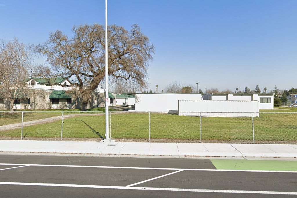 Plaza Robles Continuation High School