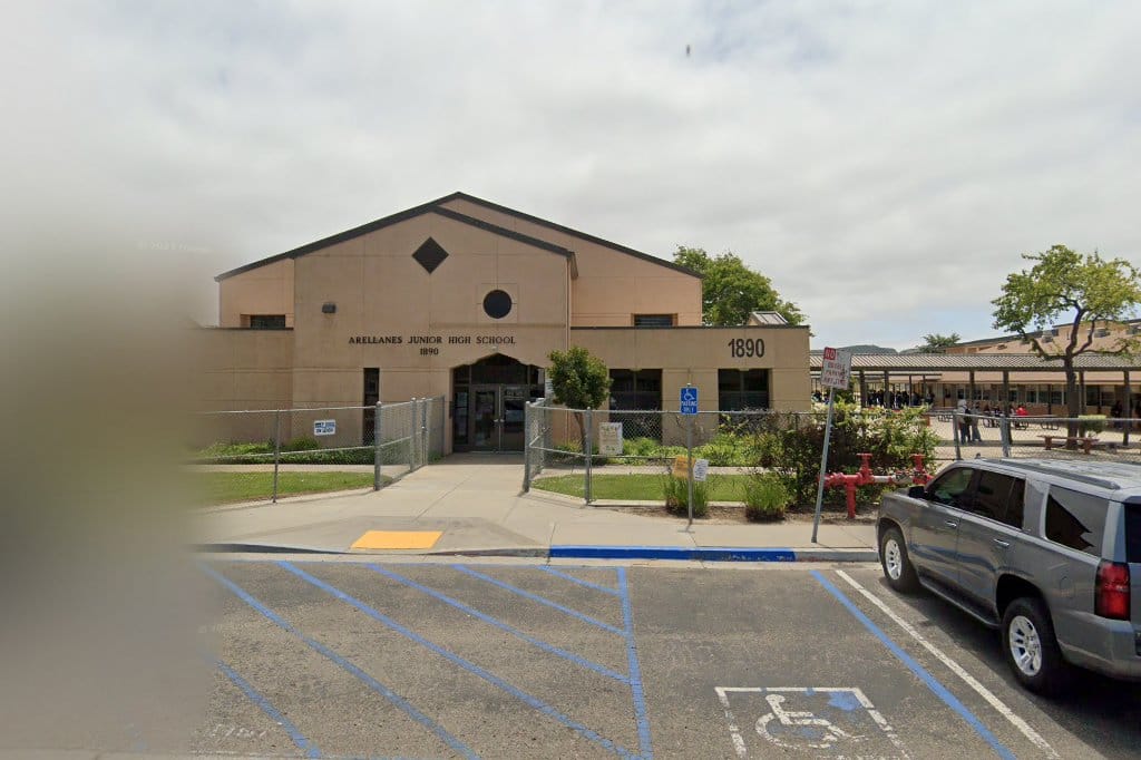 Arellanes Junior High School