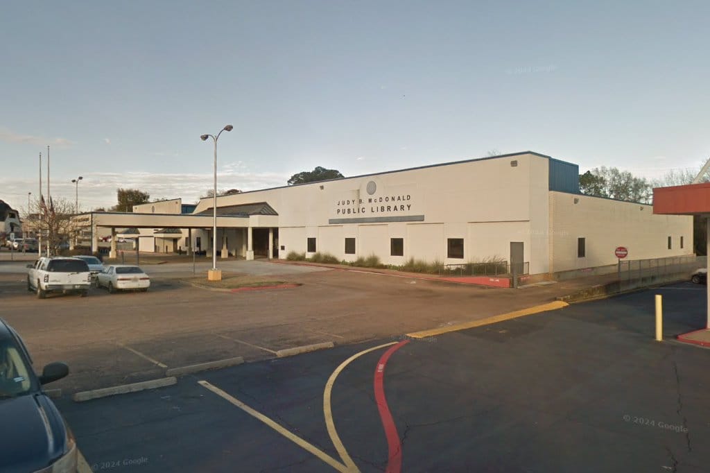 Nacogdoches Public Library
