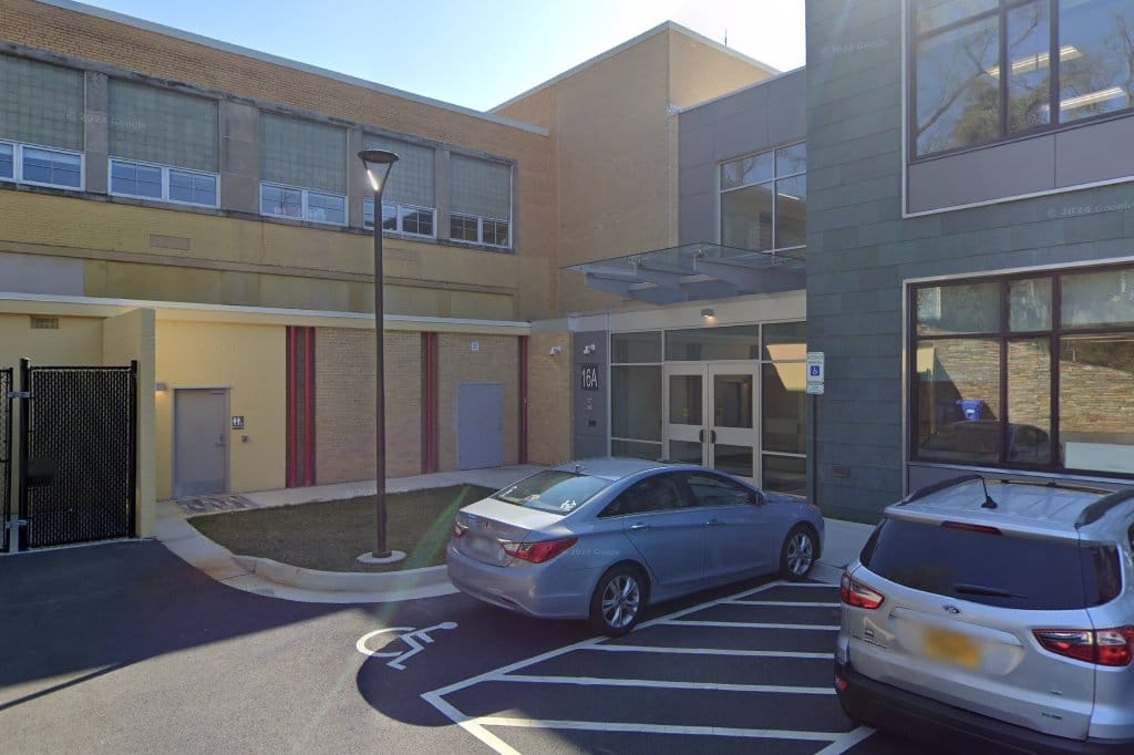 Hb Woodlawn Secondary Program School