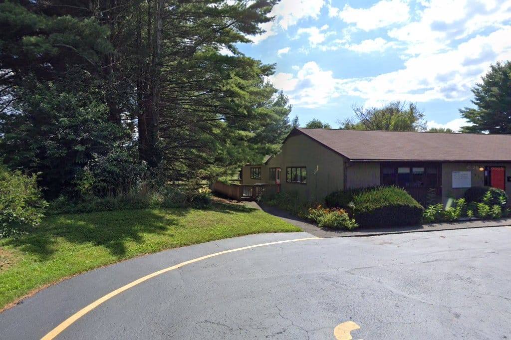 Tall Oaks Montessori School