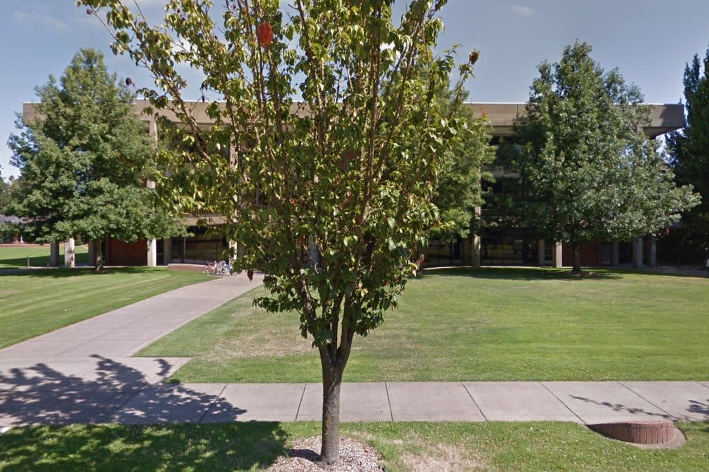Williamette College-Law LIBR