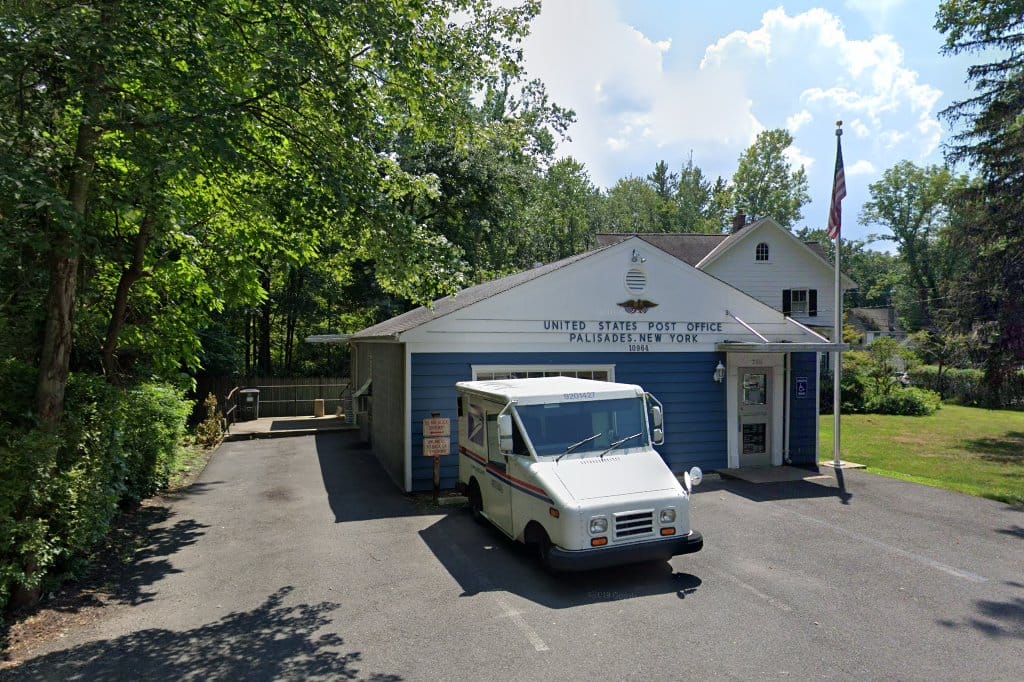 Palisades Passport Office