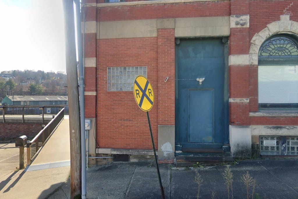 Center Avenue School