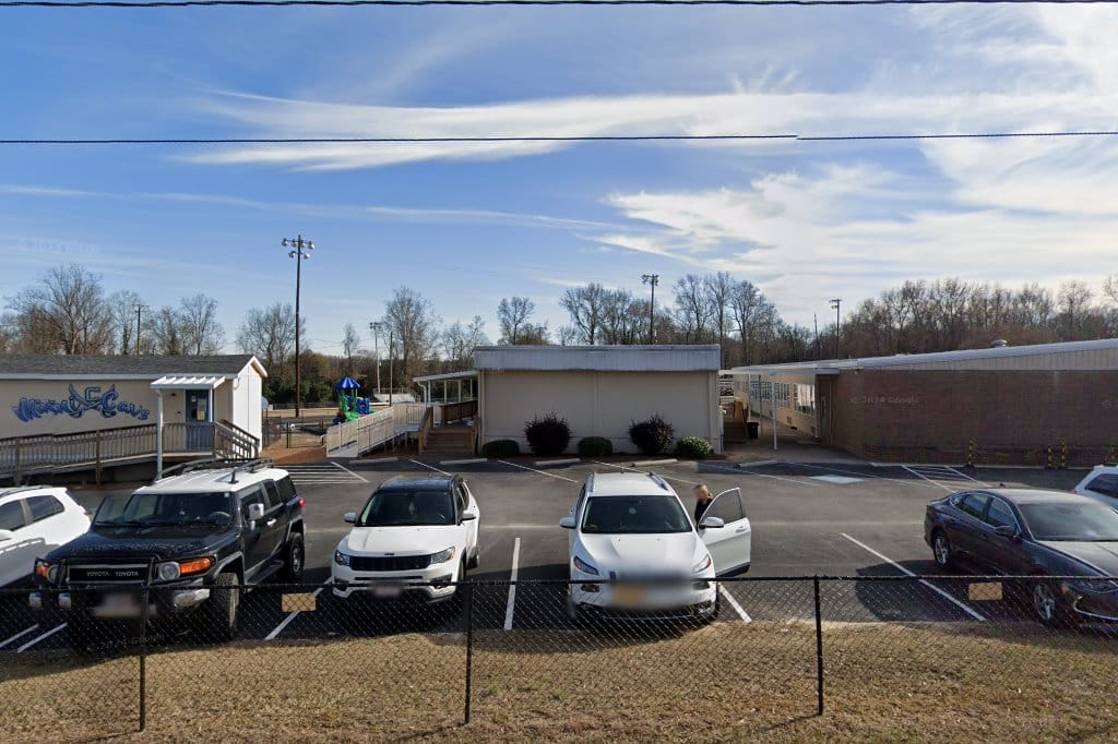 Robert E Lee Academy