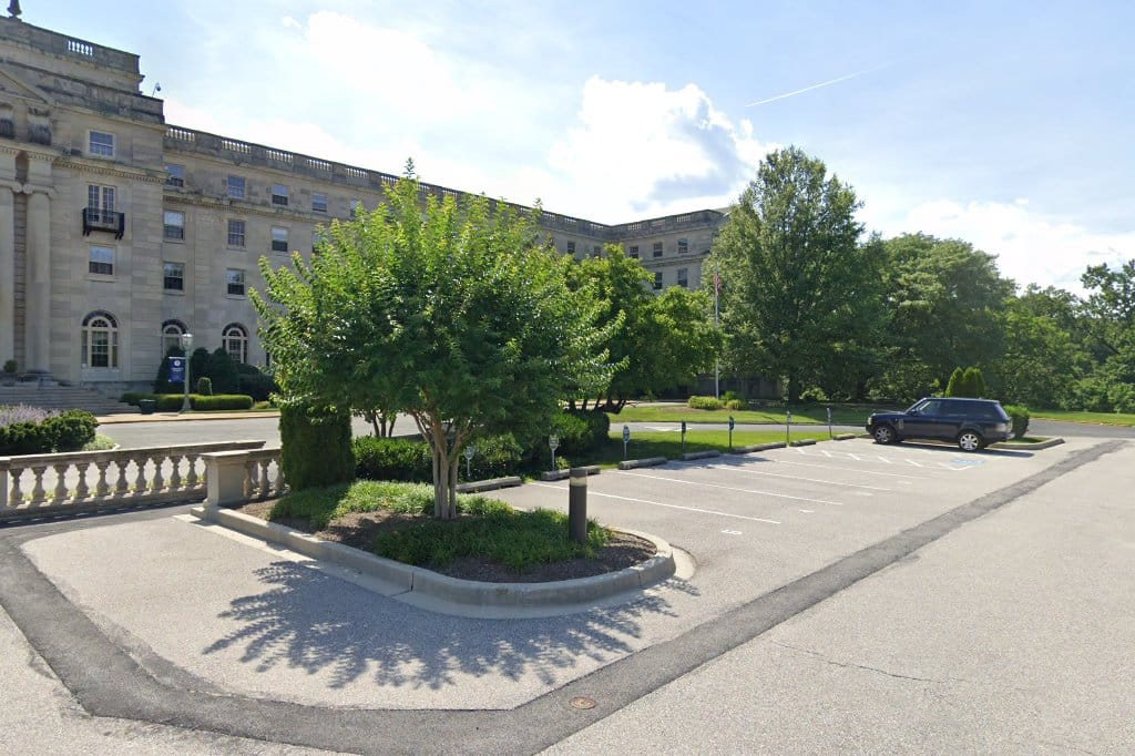 St Mary's Seminary & University: Fosarelli Patricia D MD