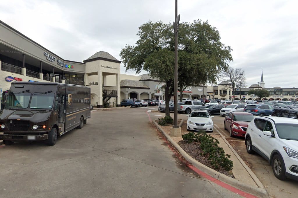 Ogle School Hair Skin Nails-Dallas