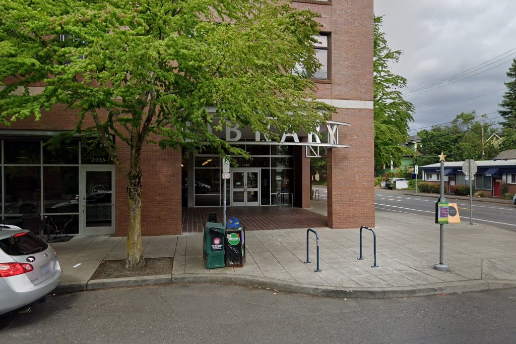 Multnomah County Library - Hollywood