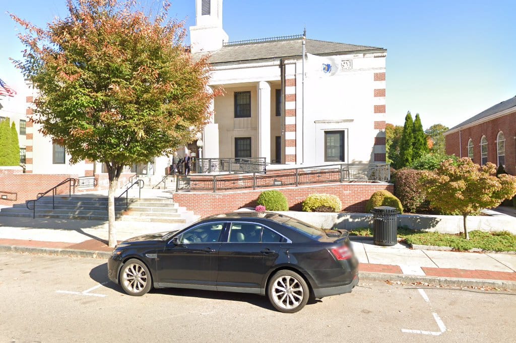 Dedham District Court