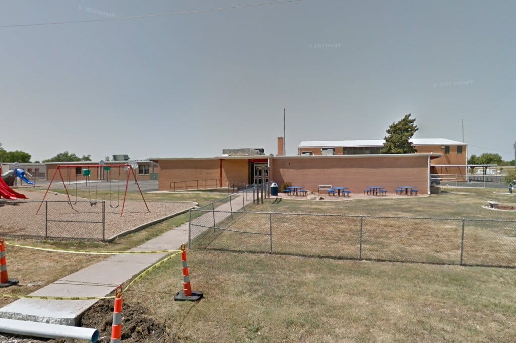 Circle Oil Hill Elementary School
