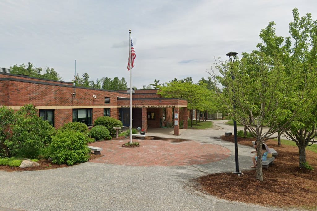 Kearsarge Reg Elementary School At New London