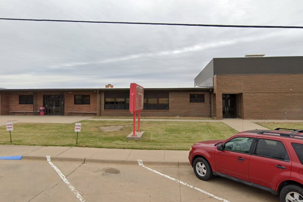 Hoisington Middle School