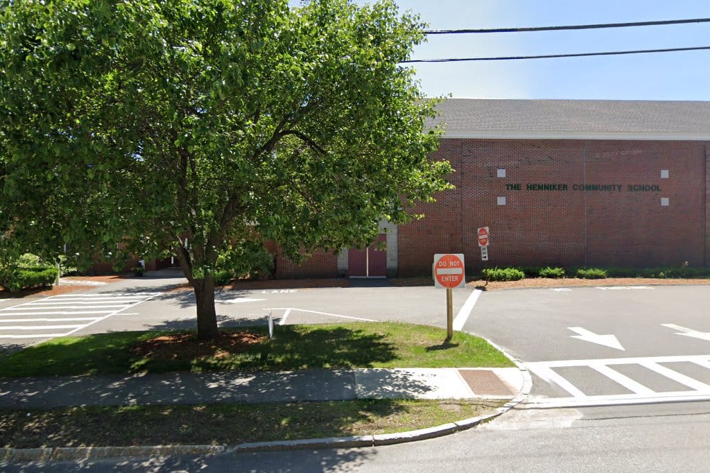 Henniker Community School
