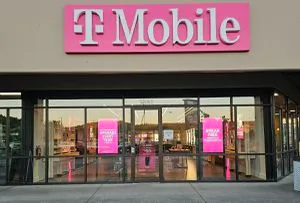 T-Mobile NW Louisiana Ave