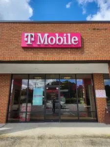 T-Mobile N Battlefield Blvd & Gibson Dr