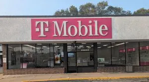 T-Mobile E 95th St & S Jeffery Ave