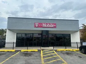 T-Mobile West Fullerton & West Pulaski
