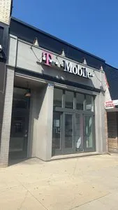 T-Mobile West Chicago & North Ashland