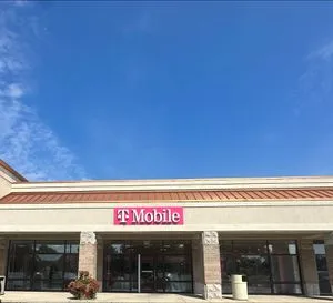 T-Mobile Lincoln & Devon Ave