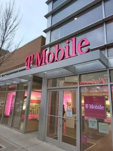 T-Mobile Halsted & Monroe