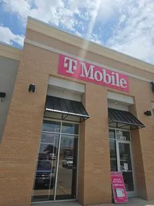 T-Mobile The Shoppes at Chisholm Trail