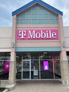 T-Mobile N Bend Rd & W Fork Rd