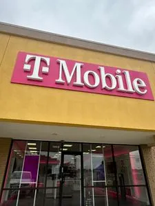 T-Mobile Henderson St & Ridgeway Dr