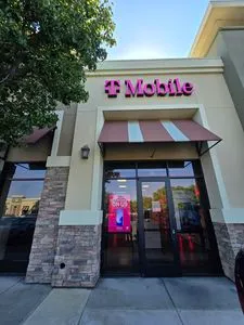 T-Mobile Main St & Eucalyptus Dr