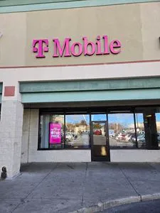 T-Mobile Lee Rd & Harvard Ave
