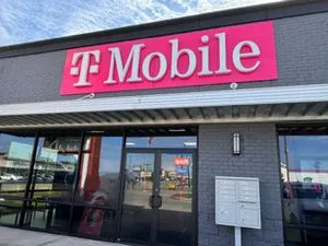 T-Mobile W Southline St & S Washington