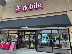 T-Mobile Route 3 & Bloomfield Ave