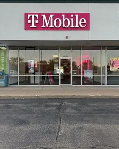 T-Mobile Virginia Ave & S 25th St