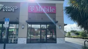 T-Mobile Clearlake Rd & Otterbein Ave
