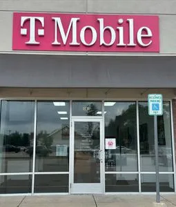 T-Mobile E Chicago St & Anderson Dr