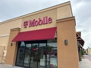 T-Mobile Voyager Pkwy & N Gate Blvd