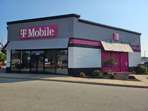 T-Mobile N National Rd & 25th St