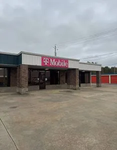 T-Mobile US 45 & 14th Ave N