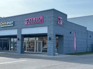 T-Mobile Westpointe Plaza