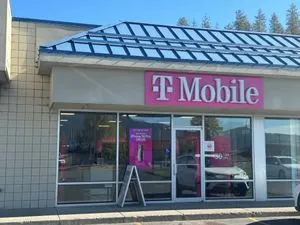 T-Mobile US 395 & Canning Dr