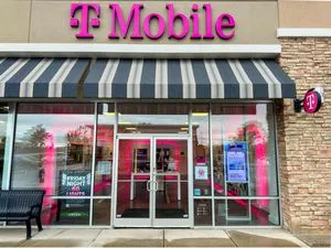 T-Mobile Perth Rd & Golf Course Rd