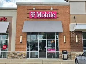 T-Mobile Pontiac Trail & Huntley Dr