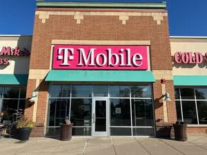 T-Mobile Highway 10 & Round Lake Blvd
