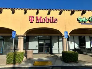 T-Mobile Santa Ana Canyon & Roosevelt