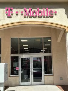 T-Mobile Coral Ridge Dr & Holmberg Rd