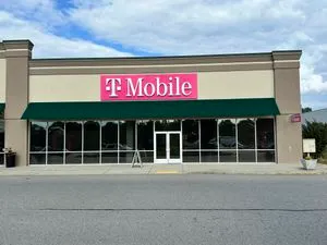 T-Mobile Veterans Memorial Hwy & Chase